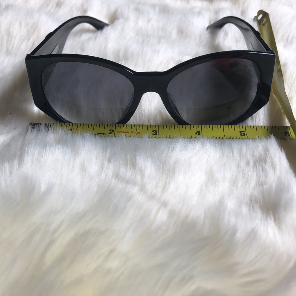 CHANEL Sunglasses - Picture 13 of 15